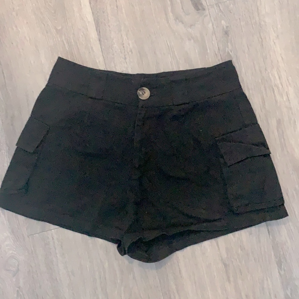 Mini black cargo short